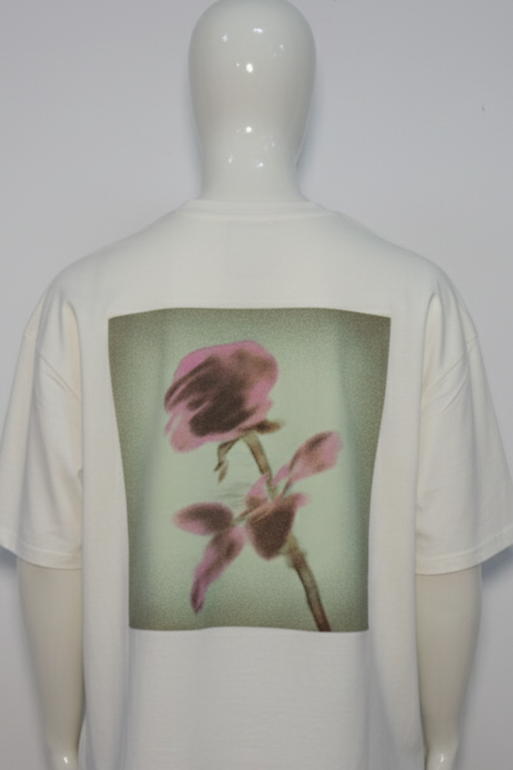 Custom Knitwear White Flower Patch T shirt Manufacturing